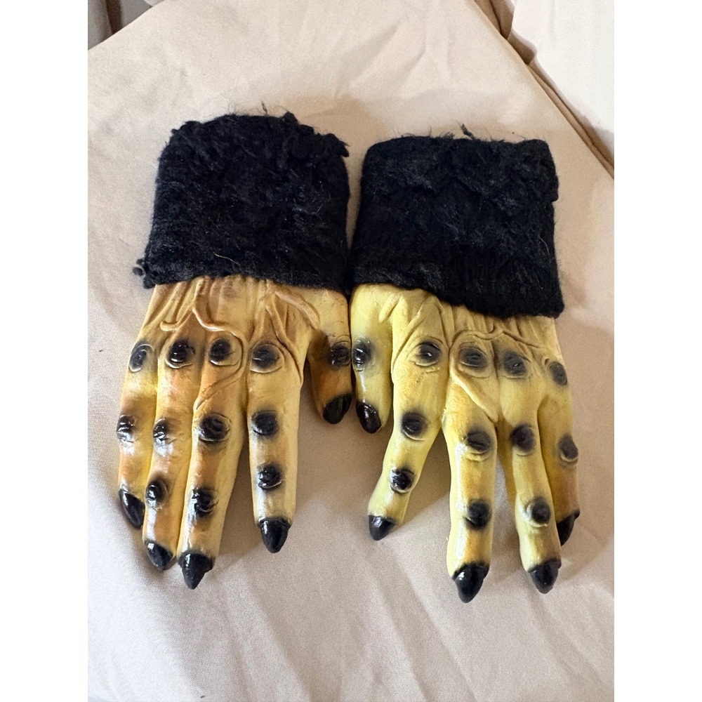 Monster Hands Costume Gloves Faux Fur Realistic Creature Claws Cosplay Prop